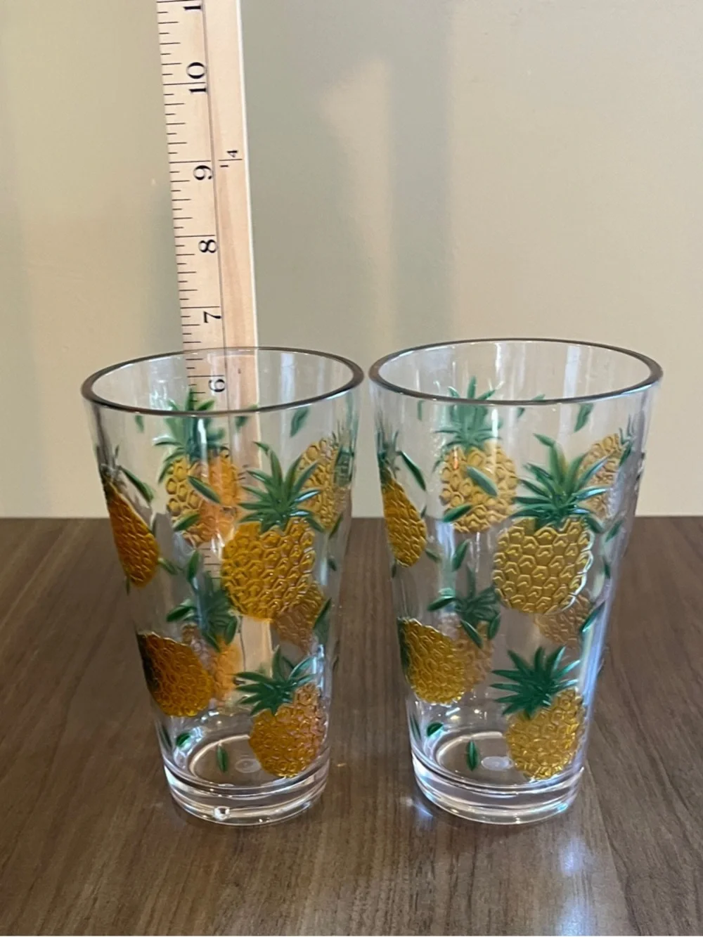 Pineapple Embossed Thick Acrylic Pint Tumbler Glasses Tropical Pool Bar Party
